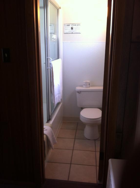 Budget Host Melody Lane Raton Chambre photo